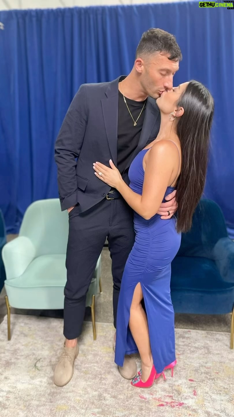 Loren Brovarnik - 26.5K Likes - Me and you. Through it all. Even the height difference 🤍🤍
#teambrovarnik #ima #aba #90dayfiancehappilyeverafter #hardworkpaysoffs #dedication #supportsystem #notperfect