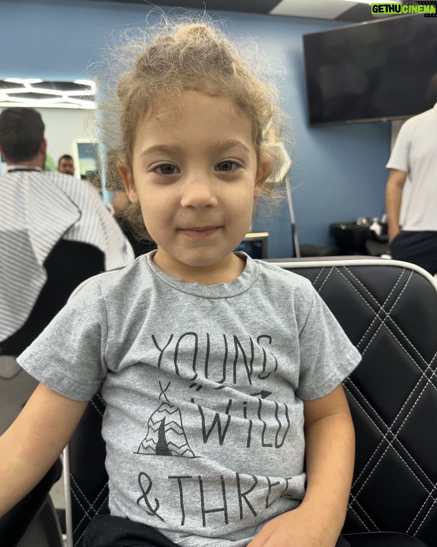 Loren Brovarnik - 101.3K Likes - And just like that!! Big boys!!
#teambrovarnik #thebrovbunch #firsthaircut