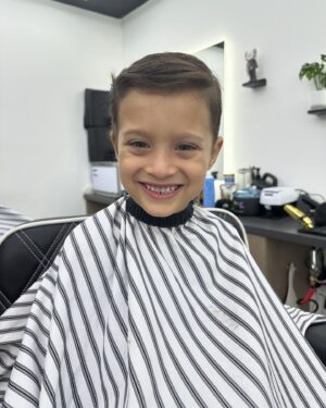 Loren Brovarnik Instagram - And just like that!! Big boys!!
#teambrovarnik #thebrovbunch #firsthaircut