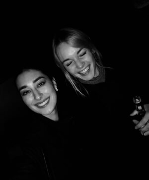 Lotte Instagram - fliegende Teilchen