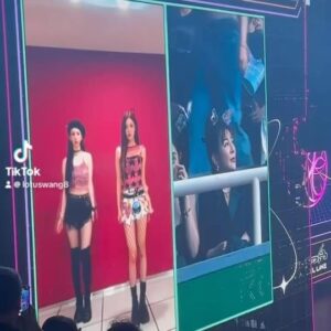 Lotus Wang Instagram - 太榮幸了🥳
好精彩的演唱會👍
aespa 真棒👍