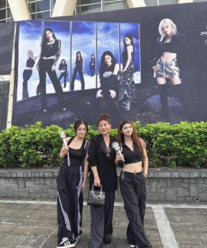 Lotus Wang Instagram - 期待aespa演唱會🥰
母女開心的夜晚❤️

#stacy庭庭
#Candy繶帆
#我是保庇天后王彩樺