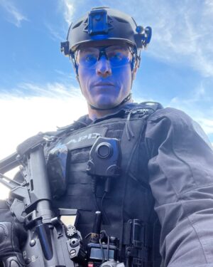 Lou Ferrigno Jr. Instagram - All this LA rain got me feeling Blue, but a fresh new episode @swatcbs this FRIDAY 8/7c should turn things right around. It's been a minute y'all, feels real good to be back 😎🙌
#swatcbs #swatwatch #letsgo #cbstv #paramountplus #sostreamy #newchapter