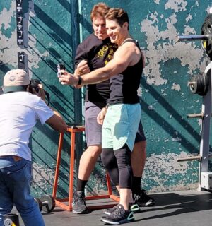 Lou Ferrigno Jr. Instagram - Such a blast staying "Buff&Basic" with pops for @menshealthmag at @goldsgymvenice1 for a little Father's Day shindig coming SOON, so Stay tuned! 🙏🤗🤳#menshealthmagazine #fatherson #Buff&Basic #fathersday #metaselfie  #theferrignolegacy #getitin #covidcompliant #demgenestho