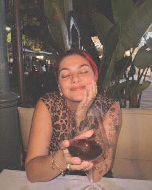 Louane Emera Instagram - 🍷 in 🇮🇹