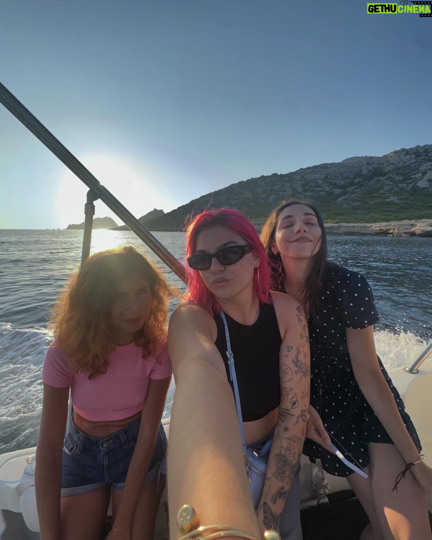 Louane Emera - 38.8K Likes - 🧜🏼♀️
(Swipe jusqu’a la fin pour la petite main la plus mimi du mois d’août) 🥹