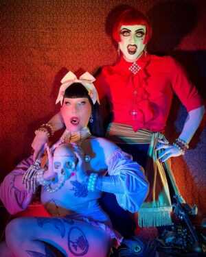 Louisianna Purchase Instagram - 🎀💕🩸Come closer🩸💕🎀

Vamp playtime in Chicago with @iampottymouth ❤️

Photography @iampottymouth Lighting assistant @mx.severine My velvet shorts and sleeves @sleep__never