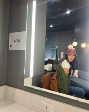 Lovi Poe Instagram - Backstage things 🎤😉
