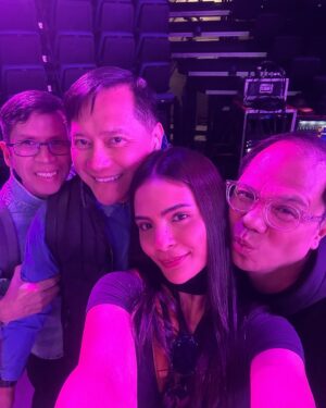 Lovi Poe Instagram - Backstage things 🎤😉