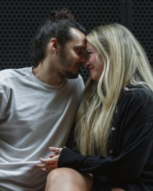 Lua Blanco Instagram - viva você e suas piadocas, e loucuras, e resenhas, e contradições, e coerências, e evoluções, e alegrias constantes! te amo infinito! happy birthday @leandrosoaresx 

📷 @fromgabe
