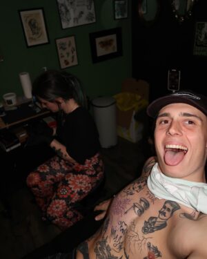 Lucas Drag Instagram - Thanks @enfantterrible.__tattoo pour le gribouillage, j’ai vraiment hâte de voir ce Projet fini 🖤🦋