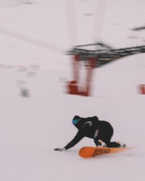 Lucas Drag Instagram - Boss @lucas_sartore 📸 
@oakleysnowboarding 
@val_thorens