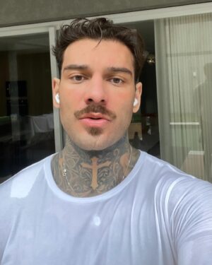 Lucas Lucco Instagram - 37 fotos / 1 boa