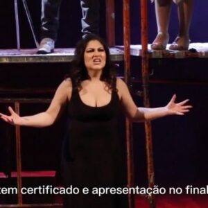 Luccas Papp Instagram - VOCÊ JÁ PENSOU EM FAZER TEATRO? As vagas para o curso livre de teatro da @ciaepilogo já estão se esgotando. Turmas presenciais no @teatrodasartes do Shopping Eldorado e on-line. Entre em contato e faça sua matrícula!