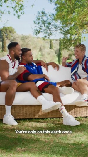 Lucien Laviscount Instagram - Family lifts you higher
🖤
Discover the Tommy Hilfiger exclusive collection on Zalando @zalando @tommyhilfiger #myteam 
# tommyhilfiger