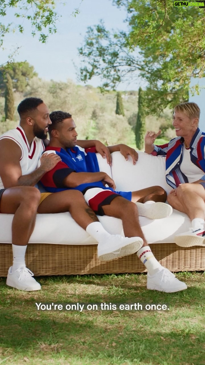 Lucien Laviscount - 3 Likes - Family lifts you higher
🖤
Discover the Tommy Hilfiger exclusive collection on Zalando @zalando @tommyhilfiger #myteam
# tommyhilfiger
