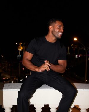 Lucien Laviscount Instagram - I’m not scared of heights…

I’m just scared of falling 🕳️