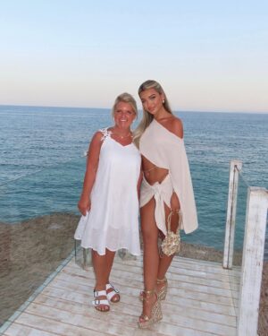 Lucinda Strafford Instagram - two peas in a pod 🥹♡✨