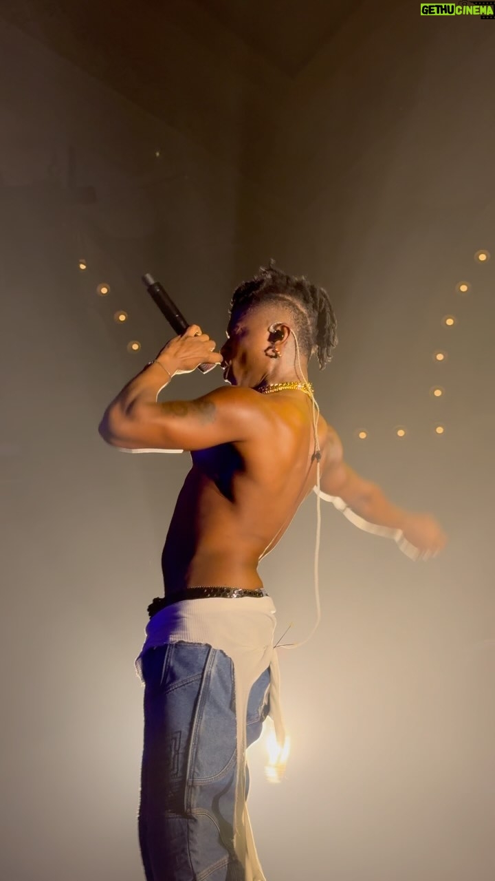 Lucky Daye - 18.4K Likes - “That’s You” live is different 🔥🔥🔥
Thanks Portland and Seattle! 🍀
#ALGORITHMTOUR