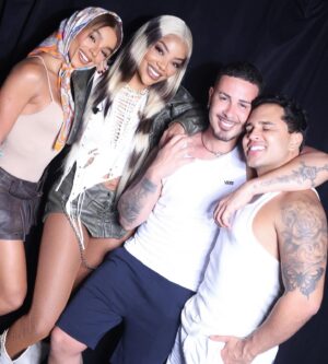 Ludmilla Instagram - Obrigado meu amor, você é gigante demais e eu te admiro mttt. Somos amigos desde do meu começo, não precisamos estar juntos o tempo inteiro, masss você sabe, a gente sabe ♥️