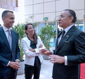 Luigi Di Maio Instagram - Oggi sono in Iraq, nella città di Najaf, a circa 170 chilometri da Baghdad. Qui il Gruppo Italiano San Donato ha appena inaugurato il suo nuovo Teaching Hospital. 
Ho sempre sostenuto questo progetto sin da quando ero Ministro degli Esteri e partecipare alla sua apertura insieme al padre di questa idea @kamelghribi_official , al Primo Ministro dell’Iraq Al Sudani e alla Vice Presidente del Senato Ronzulli, è davvero una grande emozione. 
🇮🇹 🇮🇶🇪🇺