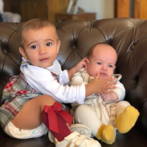Luís Esparteiro Instagram - Coisas boas do avô. #familia #netos #avô