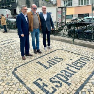 Luís Esparteiro Instagram - Nunca liguei a homenagens mas todos temos a nossa ponta de vaidade. Obrigado outra vez @vasckarof por esta iniciativa, parabéns a todos os homenageados e Viva o Teatro! 🎭😄
