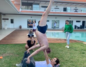Luís Esparteiro Instagram - Um dia muito bem passado em casa da @_marina_mota_oficial . Deu para tudo, até para fazer um pouco de ginástica. #amigos #foitãobom #querorepetir #
