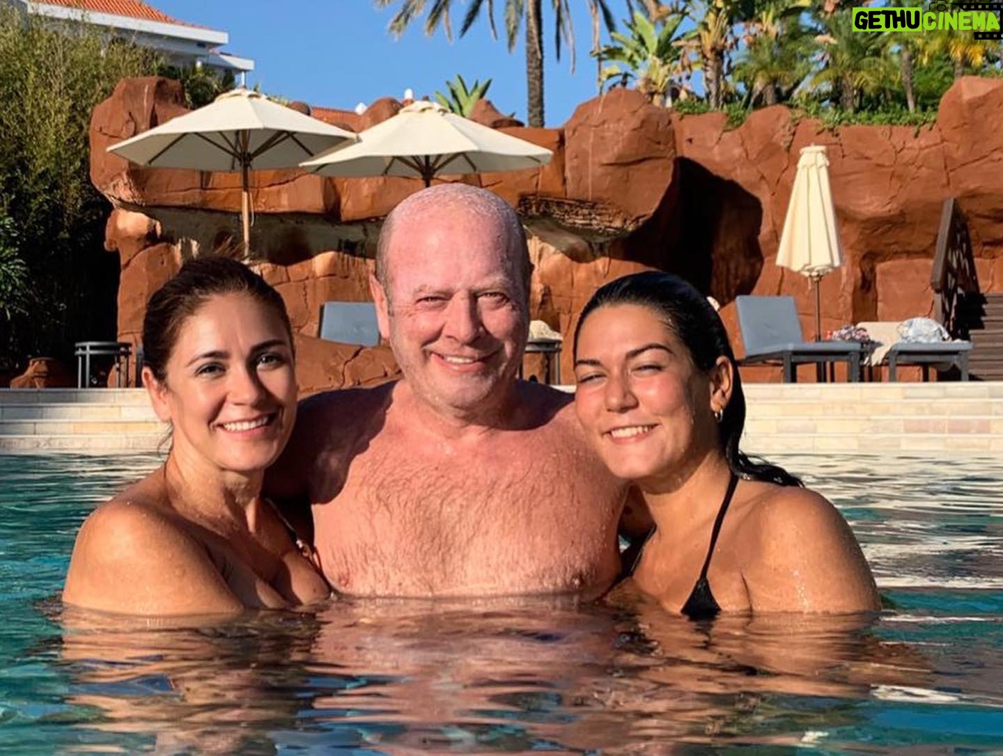 Luís Esparteiro - 6.2K Likes - Férias em família no @hilton_vilamoura #férias #familia #hiltonvilamoura