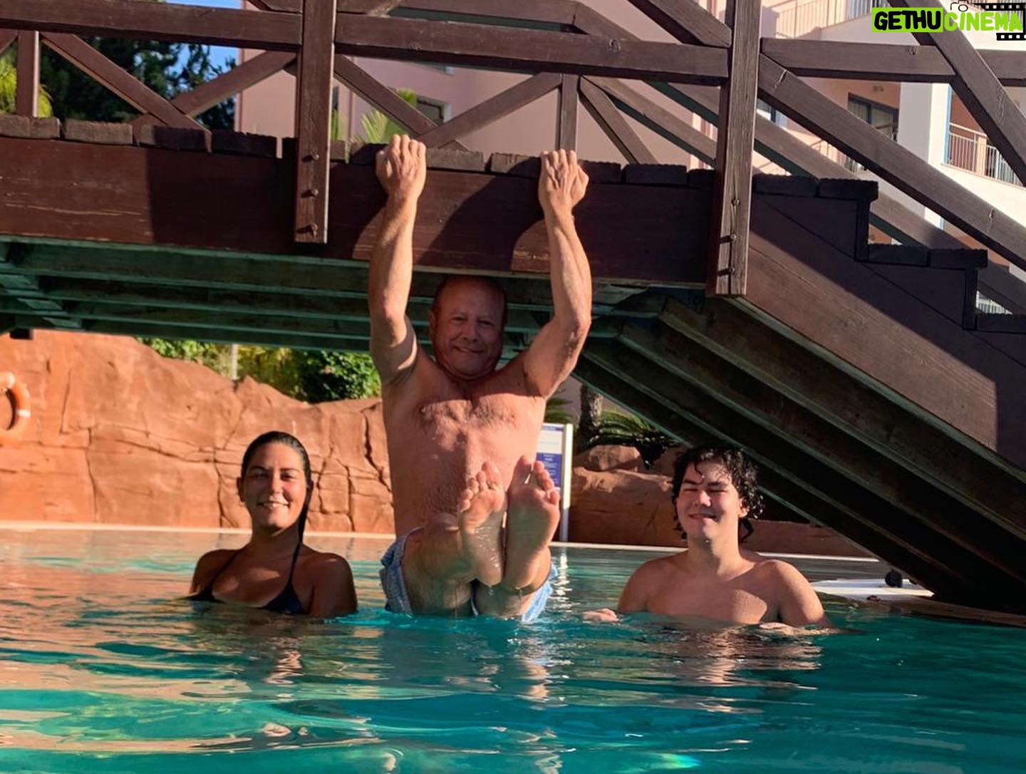 Luís Esparteiro - 6.2K Likes - Férias em família no @hilton_vilamoura #férias #familia #hiltonvilamoura