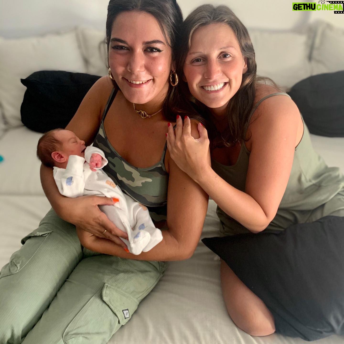 Luís Esparteiro - 12.4K Likes - Chegou o Bernardo! Filho da minha filha @constancalopesdacosta . A família é a nossa base, o nosso primeiro refúgio. E que bom que é vê-la crescer... #familia #refugio #neto #avósbabados