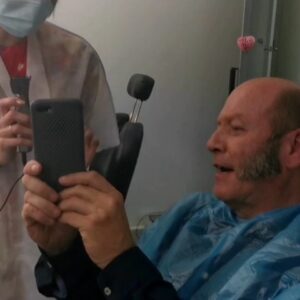 Luís Esparteiro Instagram - E assim disse adeus ao Alfredo Reis. Vai ter um espaço reservado no meu coração. Obrigado @hmmamaral @franciscoantunez @jemoniz e a toda a equipa e elenco, dos quais não posso deixar de destacar os que me foram mais próximos @_marina_mota_oficial @rodrigo_paganelli @joao_p_vicente @leonorseixas . Divertimo-nos e acho que podemos estar orgulhosos de termos feito um bom trabalho. Até já. #tvioficial #querodestinotvi #pluraltvi