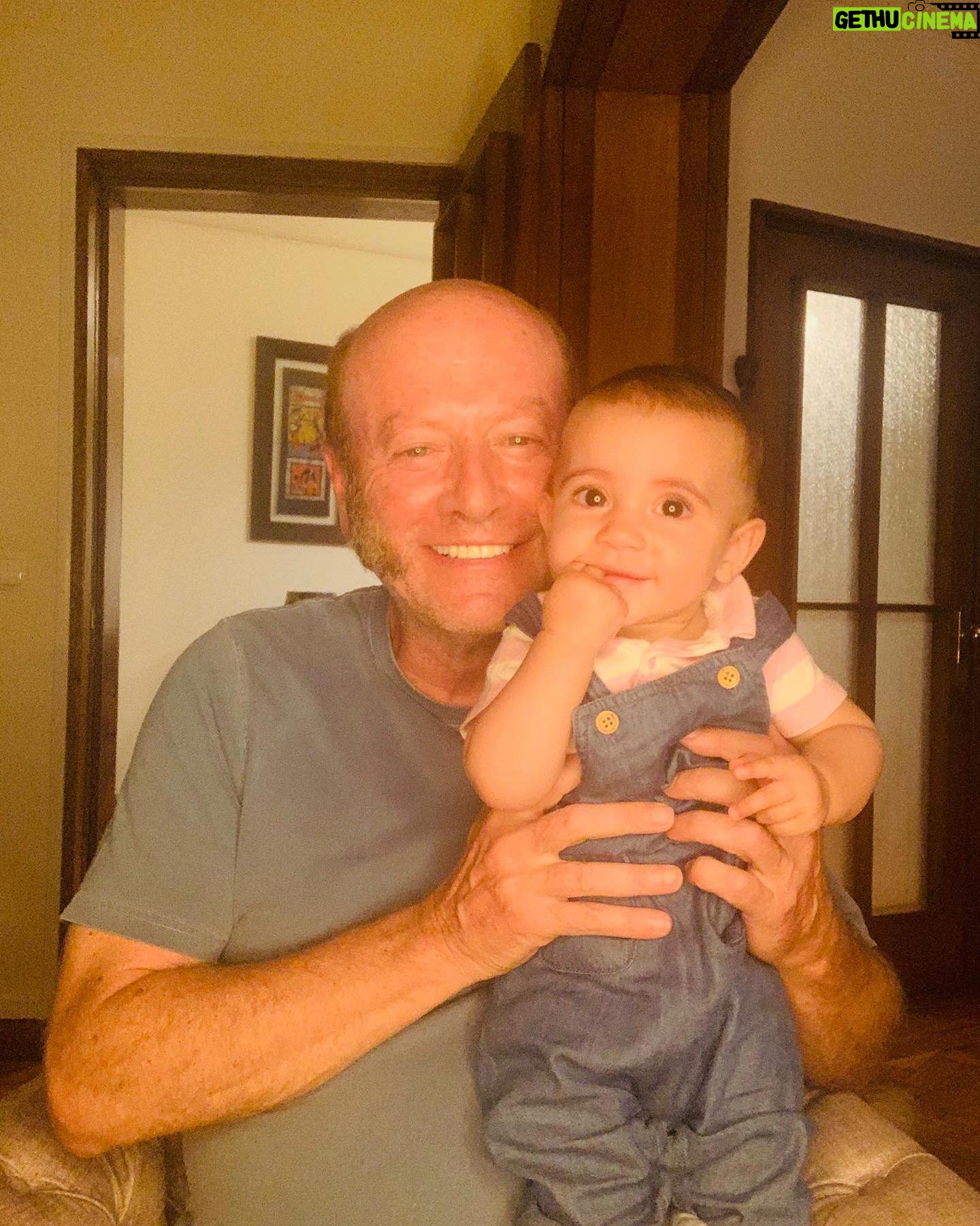 Luís Esparteiro - 5.8K Likes - Esta gorda linda da minha neta já tem 8 meses. Parece que foi ontem que ela nasceu. O que temos de melhor na vida é a família. #familia #avô #netamaislinda #evenhammais