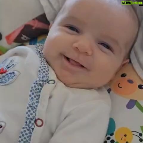 Luís Esparteiro - 12K Likes - Desde dia 01/02 que o meu coração cresceu mais um pouco para acolher a Princesa Mariana, arrastem para o lado se querem ver o seu primeiro sorriso. 😊
#familia #netos #mariana #amorquenaoparadecrescer