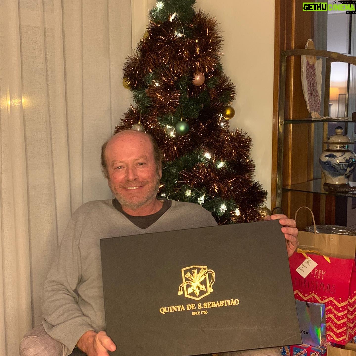 Luís Esparteiro - 1.8K Likes - A caminho do Natal em boa companhia. #quintassebastiao #vinho #natal #boacompanhia