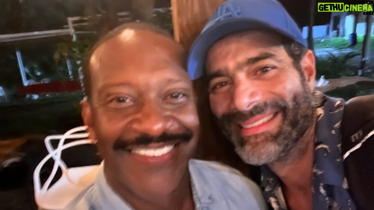 Luis Roberto Guzmán - 8.5K Likes - Ya en el aeropuerto. Me despido con mucha nostalgia y felicidad de haber rodado esta película Puertorriqueña y Dominicana con gente que amo, admiro, respeto y que tienen una gran pasión por el cine. Gracias a cada uno de ustedes por guiarme, apoyarme, por las risas, el relajo y la diversión. Pero sobretodo reconectar desde el cine con mis raíces caribeñas! Reconocer a través de esta historia que la empatía y la humanidad son motores y fuerzas muy poderosas generadoras de cambios positivos. Me llevo algo hermoso de todos los seres humanos involucrados. Tengo la certeza de que nos reencontraremos para continuar el juego. Este partido no ha terminado. Gracias @arimaniel @julietta_rodriguez @xucuru1 @rodulfosoy @modesto_lacen #sebas, @chago12 #carol, @elgingerrican @adytapaz (nos debemos una foto) Es hermoso sentirse muy vulnerable en el set. Lo único que me sale pronunciar es gracias. Gracias por toparnos en el camino. Sigan brillando, banda, corillo, parceros. Ha sido un enorme gusto! Mando abrazos gigantescos. Me espera otra aventura. En camino a Buenos Aires a seguir creando.