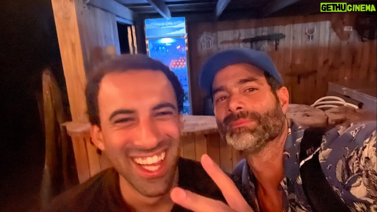 Luis Roberto Guzmán - 8.5K Likes - Ya en el aeropuerto. Me despido con mucha nostalgia y felicidad de haber rodado esta película Puertorriqueña y Dominicana con gente que amo, admiro, respeto y que tienen una gran pasión por el cine. Gracias a cada uno de ustedes por guiarme, apoyarme, por las risas, el relajo y la diversión. Pero sobretodo reconectar desde el cine con mis raíces caribeñas! Reconocer a través de esta historia que la empatía y la humanidad son motores y fuerzas muy poderosas generadoras de cambios positivos. Me llevo algo hermoso de todos los seres humanos involucrados. Tengo la certeza de que nos reencontraremos para continuar el juego. Este partido no ha terminado. Gracias @arimaniel @julietta_rodriguez @xucuru1 @rodulfosoy @modesto_lacen #sebas, @chago12 #carol, @elgingerrican @adytapaz (nos debemos una foto) Es hermoso sentirse muy vulnerable en el set. Lo único que me sale pronunciar es gracias. Gracias por toparnos en el camino. Sigan brillando, banda, corillo, parceros. Ha sido un enorme gusto! Mando abrazos gigantescos. Me espera otra aventura. En camino a Buenos Aires a seguir creando.