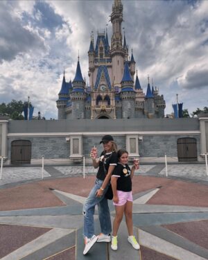 Luján Argüelles Instagram - Cumple Miranda! Cumple 9!!!!!! @waltdisneyworld #disneydestinations