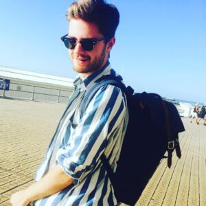 Lukas Dhont Instagram - OW zeker tis warm!! #oostende #filmfestivaloostende #wachillen