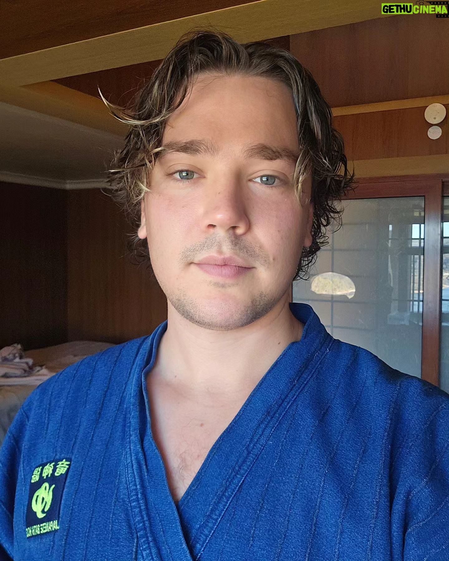 Lukas Radovich - 1.4K Likes - Hydrated 💦💦