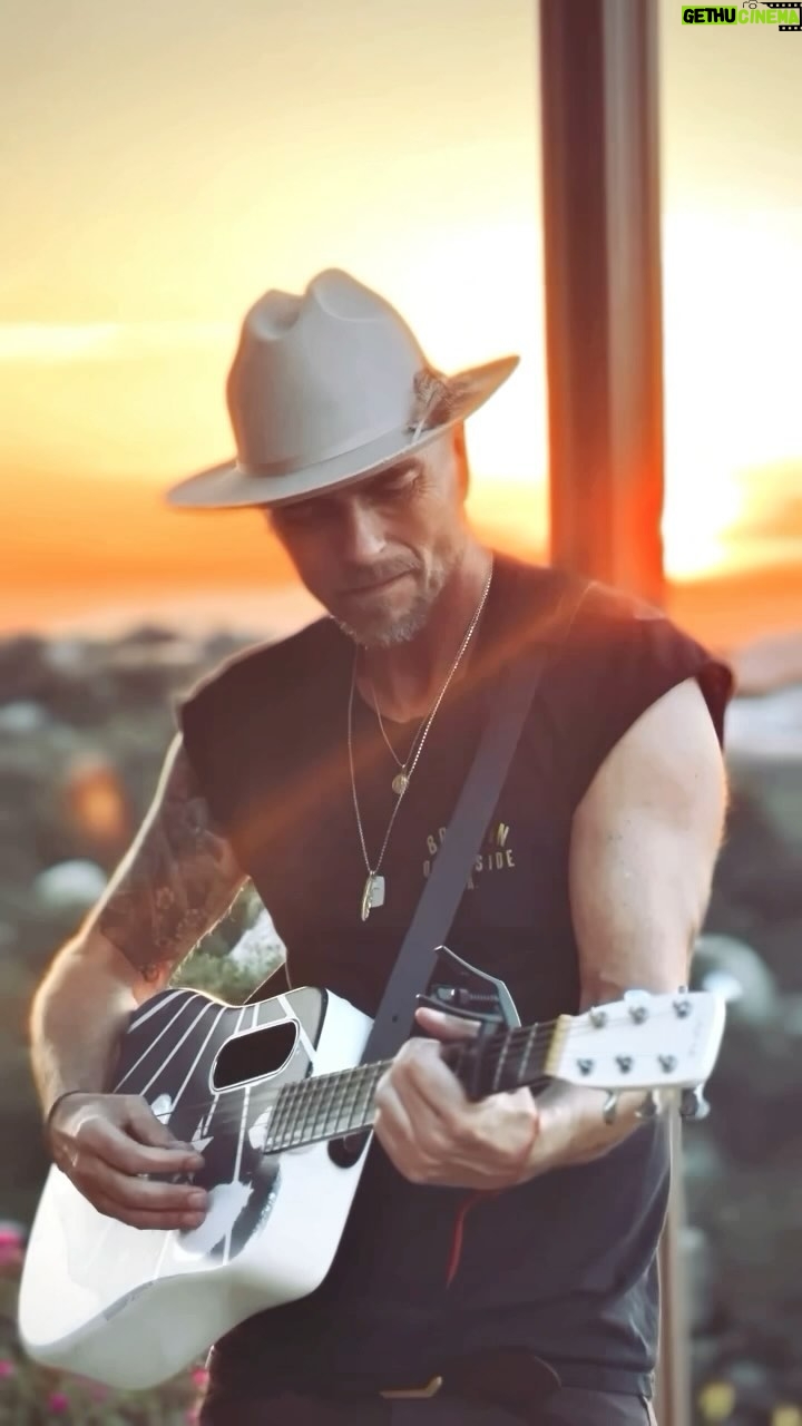 Luke Goss - 1.3K Likes - Blessed Sunday! 🥹🤍🙏🏼✨
Today something different…some words shared alongside an incredible Solar Halo that stayed above the home I live in for about 15 minutes this morning and todays song that I sing two times for you, one on camera one off camera 🥹a song of love of letting go and rebirth.. thank you as always for being here and I hope this longer post wakes you up the right way on this blessed Sunday.. Love you ✌🏼❤️🙏🏼🥹✨