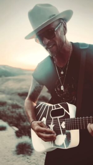 Luke Goss Instagram - Blessed Sunday😊🤍🙏🏼
Firstly thank you for being here and for the light you share. This song i wrote for my heart for your heart..a reminder that with hope with love with faith and the strength to forgive we can still bring beauty to our broken world..we are the remedy if we choose to stand for love and for each other.. Love You 😊✌🏼♥️🙏🏼✨please enjoy ..ITS NOT THE TIME TO GIVE UP

VERSE 1
THE WAY OF LOVE I FEEL I FEEL IT FROM ABOVE 
IN LOVE OR WORK OR WHEN I KNOW I’VE HAD ENOUGH 
I ALWAYS FIND MY WAY 
THROUGH LOVE AND I PRAY 
THE KIND OF LOVE WE NEED I KNOW JUST DONT GIVE UP 
I KNOW I KNOW ‘CAUSE GOD I KNOW HE JUST DONT GIVE UP 
SO I LOVE THAT WAY 
EVEN THROUGH MY PAIN 

CHORUS 
ITS NOT THE TIME TO GIVE UP 
ITS TIME TO LOVE ITS TIME STAND UP 
TIME TO LOVE EACH OTHER 
ITS TIME TO  LET OUR HEARTS RECOVER 
YEAH YEAH YEAH YEAH 

VERSE 2 
I WANNA GIVE SOME LOVE OR JUST SHARE A SMILE 
IN A WORLD THAT NEEDS BUT SITS THERE IN DENIAL 
WE GOTTA STOP THIS WAY 
SURE WE CARE BUT LOOK AWAY 
WHAT WE NEED IS THAT RIDE OR DIE RIDE 
THE WAY WE LOVE THE WAY WE CARE HOW WE CRY 
WE GOTTA KNOW ITS OK 
OUR HEARTS THEY BREAK THE SAME WAY 

CHORUS 
ITS NOT THE TIME TO GIVE UP 
ITS TIME TO LOVE ITS TIME STAND UP 
TIME TO LOVE EACH OTHER 
AND TIME TO  LET OUR HEARTS RECOVER 
YEAH YEAH YEAH YEAH