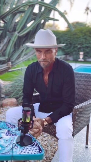 Luke Goss Instagram - Blessed Sunday 🤍🙏🏼✨
New Song ‘it’s not so hard’ and some thoughts gathered from writing it..sending my love and gratitude always 
✌🏼♥️🙏🏼xxx