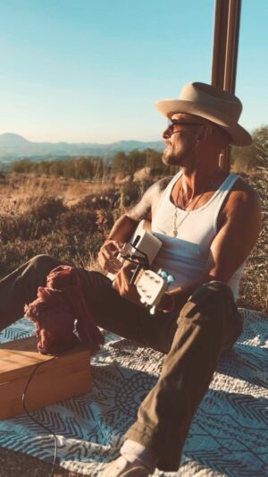 Luke Goss Instagram - Happy Blessed Sunday 🤍🙏🏼✨ Thank you for checking in here every Sunday with your amazing hearts and souls ready to be there for others and to take a communal chill, like a virtual gathering around a campfire…this week the art shared has shown me that many here are going through their toughest times..I also am being pressed by Gods plan, for me it is a time to show him ever more my faith in him…I wanted to share a song a prayer and lyrics I hope for some can be sung in times when our age our experience our successes mean nothing in a moment where we need to speak/sing to God as the vulnerable child we all are at some point and go to him that way, knowing utterly our bare truth our rawness needs to be our prayer….I hope this songs allows prayer in song form to reach a heart or more and let that feeling from your heart be the words your heart sends to The Father..like so many here I care so deeply about the happiness and health of everyone here and ask please let’s keep our eyes open for those dealing with health issues or struggle in any way… we all know what a day feels like when we need someone to care enough to show it… I do and I will always care…please enjoy ‘You Never Left Me’ Love You ✌🏼💪🏼❤️🙏🏼✨ lyrics below 
VERSE 1 
LORD LET ME BE, TONIGHT LIKE A LITTLE CHILD NO WORRIES IN YOUR ARMS SO TIGHT PLEASE HOLD ME TIL THE MORNING LIGHT. THEN I NEED YOU WITH ME TIL THE SUNSET LEAVES STAY WITH ME  UNTIL THE REST OF TIME I LOVE YOU NEED YOU BY MY SIDE 

CHORUS 
YOU NEVER LEFT ME NOT A SINGLE NIGHT YOU  LET ME STAND ALONE IN A FIGHT IN THE FACE OF PAIN YOU HELPED ME FACE MY PAIN YOU MADE ME I LOOKED UP HIGH YOU LET ME LOVE YOU LET ME GROW YOU LET ME CRY 

VERSE 2 
LORD LET ME BE TONIGHT LIKE A WIDE EYED CHILD WITH NO PAIN INSIDE FROM THAT RIDE CALLED LIFE LORD  LET ME FEEL YOUR WORDS FOR THEY ONLY HEAL THEY TOUCH ME DEEP INSIDE I KNOW ,WITHOUT YOU I WOULD DIE 

CHORUS 
YOU NEVER LEFT ME NOT A SINGLE NIGHT YOU  LET ME STAND ALONE IN A FIGHT IN THE FACE OF PAIN YOU HELPED ME FACE MY PAIN YOU MADE ME I LOOKED UP HIGH YOU LET ME LOVE YOU LET ME GROW YOU LET ME CRY