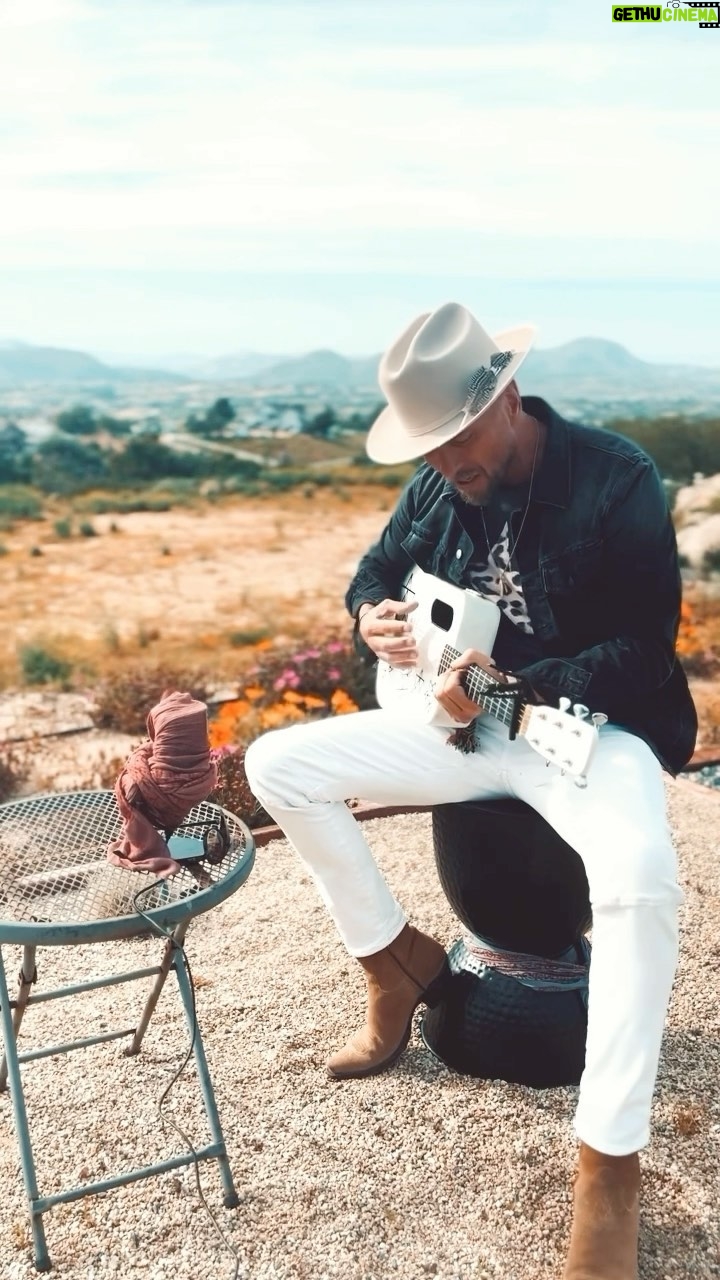 Luke Goss - 1.9K Likes - Blessed Beautiful Sunday 🤍🙏🏼✨
Two new tunes this week delivered in early hours…music truly blesses my heart..I so hope they start your day the right way.. please enjoy ‘Let’s Love Each Other ‘ ☺️ and
‘Hallelujah I Love You’ ✌🏼❤️🙏🏼✨