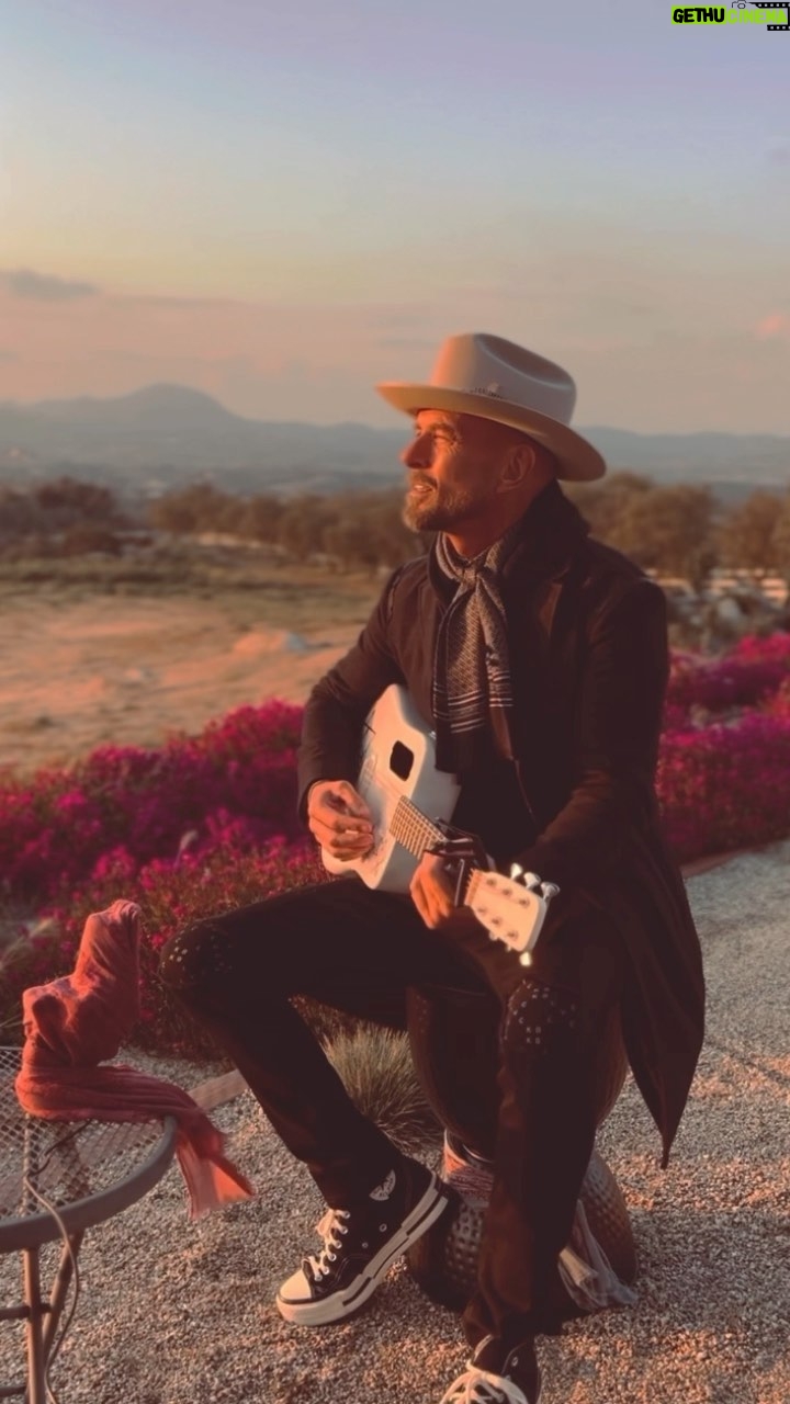 Luke Goss - 1.7K Likes - Blessed Sunday 🤍🙏🏼✨
Hello there! 🤓thank you for checking in, a new tune today, another love song, as always one that can be sung to God and to the one we love…a song of unconditional love.. for me the only true form of love there is..without doubt the coldest post I’ve ever done 🥶 couldn’t feel my fingers so bear with me lol here is ‘I’ll Walk With You’ love you! 🤪
✌🏼♥️🙏🏼