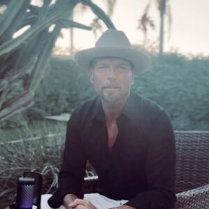Luke Goss Instagram - Blessed Sunday 🤍✨
Thank you so for checking in..some thoughts as always shared..new song, ‘What You Mean To Me’ next post, love you ✌🏼♥️🙏🏼xxx