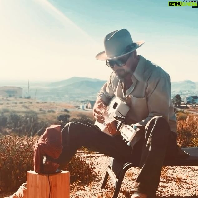 Luke Goss - 3K Likes - Blessed Sunday 🤍🙏🏼✨
I hope it has been a great week and for those who need some encouragement, I hope this song offers a little virtual hug…please enjoy ‘Gotta Know’ a song about the unconditional love God offers us always… love you ✌🏼❤️🙏🏼✨