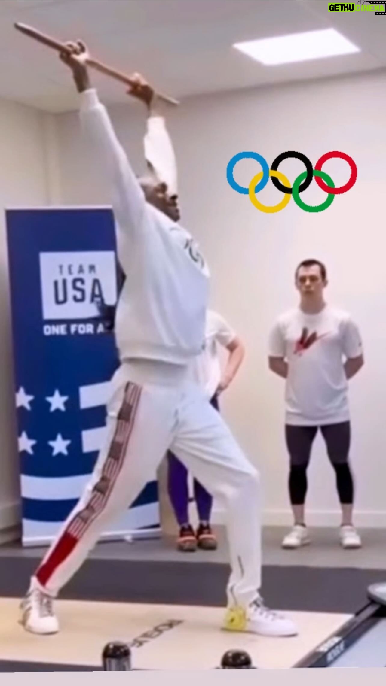 Lydia Valentín - 10.8K Likes - Sois muchos los que me habéis enviado este vídeo 😎 que mola mucho de @snoopdogg haciendo halterofilia en #Paris2024 🥳 #weightlifting
¿¿¿Algún tip para que mejore su técnica??? 🤣🤣🤣
Para ser “su primera vez” no empuja nada mal 👏👏💪
¿Qué opináis?
La magia de los JJOO , el deporte transforma igual a él también ✨
🏋️♀️🏋️♀️🏋🏼♂️