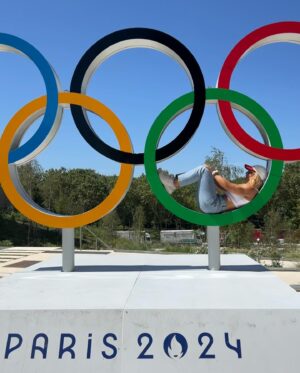 Lydia Valentín Instagram - Experiencia súper especial este año en los JJOO Paris 2024 ✨✨✨ENHORABUENA a todos los deportistas por su competición y a todos los medallistas 🇪🇸 🥇🥈🥉👏

Gracias a  @iberdrola por apoyar el deporte y a los deportistas 💚✨

#lydiavalentin #JJOO #JJOO2024 #weightlifting #halterofilia